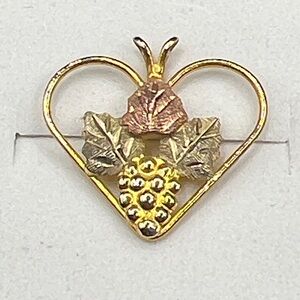 Black Hills Gold 10k pendant